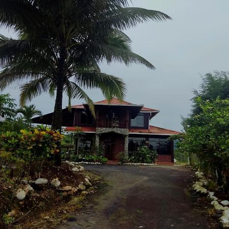 The Roadhouse Bed and Breakfast Tena Esterno foto