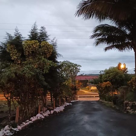 The Roadhouse Bed and Breakfast Tena Esterno foto