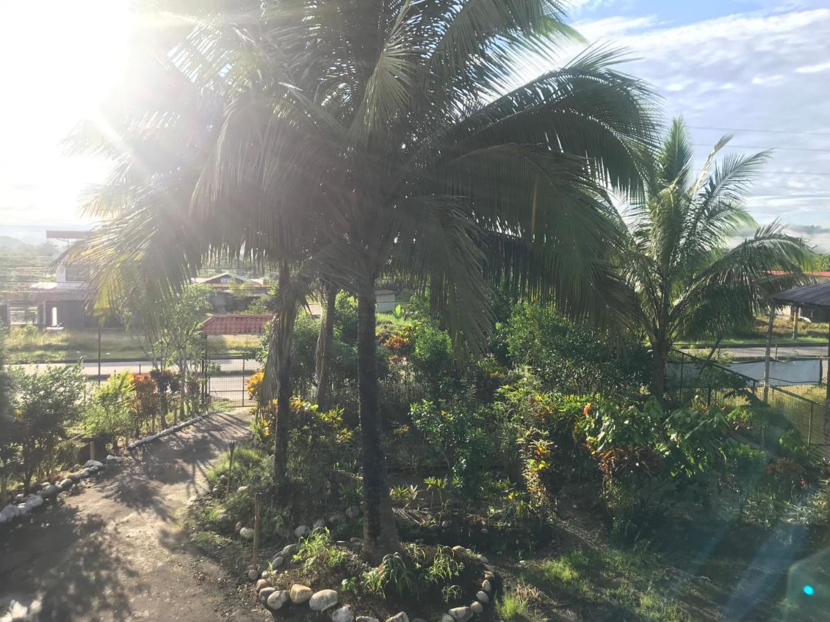 The Roadhouse Bed and Breakfast Tena Esterno foto