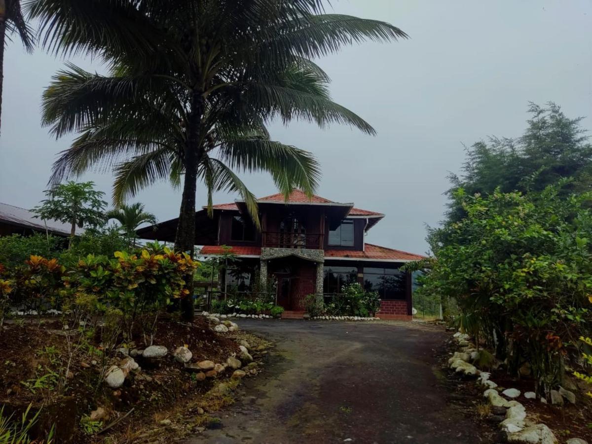 The Roadhouse Bed and Breakfast Tena Esterno foto